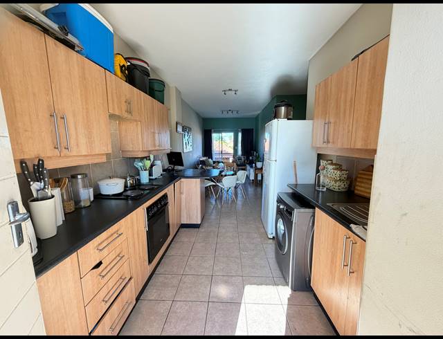 2 BEDROOM APARTMENT FOR SALE IN MOUNTAIN VIEW